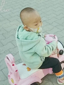 这两兄弟俩，周末出来放风了
