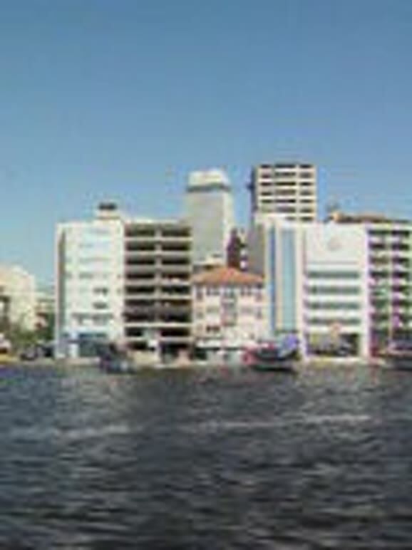 伊兹密尔双城记